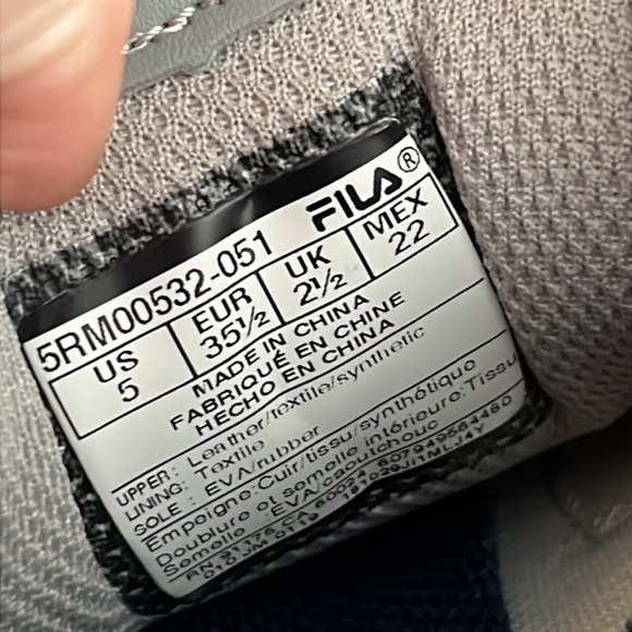 Fila Kids Ray Tracer Sneaker / SZ 5 - Picture 5 of 6